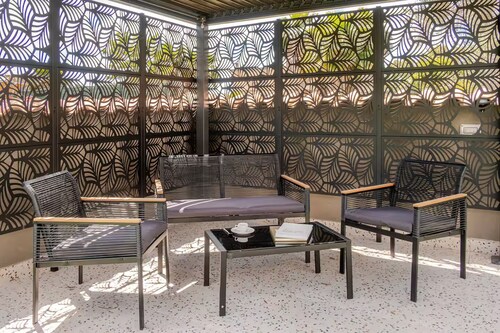 Stylish 3-bedroom townhome with Garden, Fiumicino