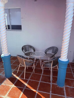 Outdoor dining - Turbay House 4 (Cartagena de Indias)