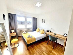 3 makuuhuonetta, silitysrauta/-lauta, ilmainen Wi-Fi