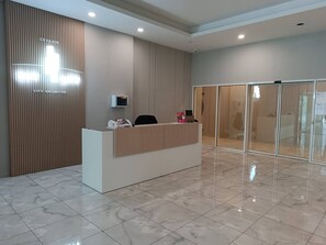 Apartment, 1 Bedroom, Accessible, Balcony | Lobby