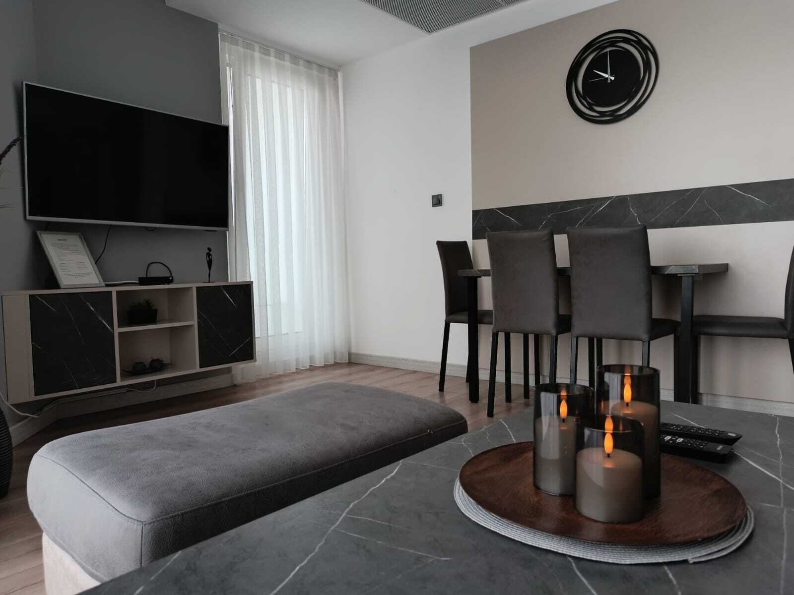 Apartment, 1 Bedroom, Accessible, Balcony | Living room