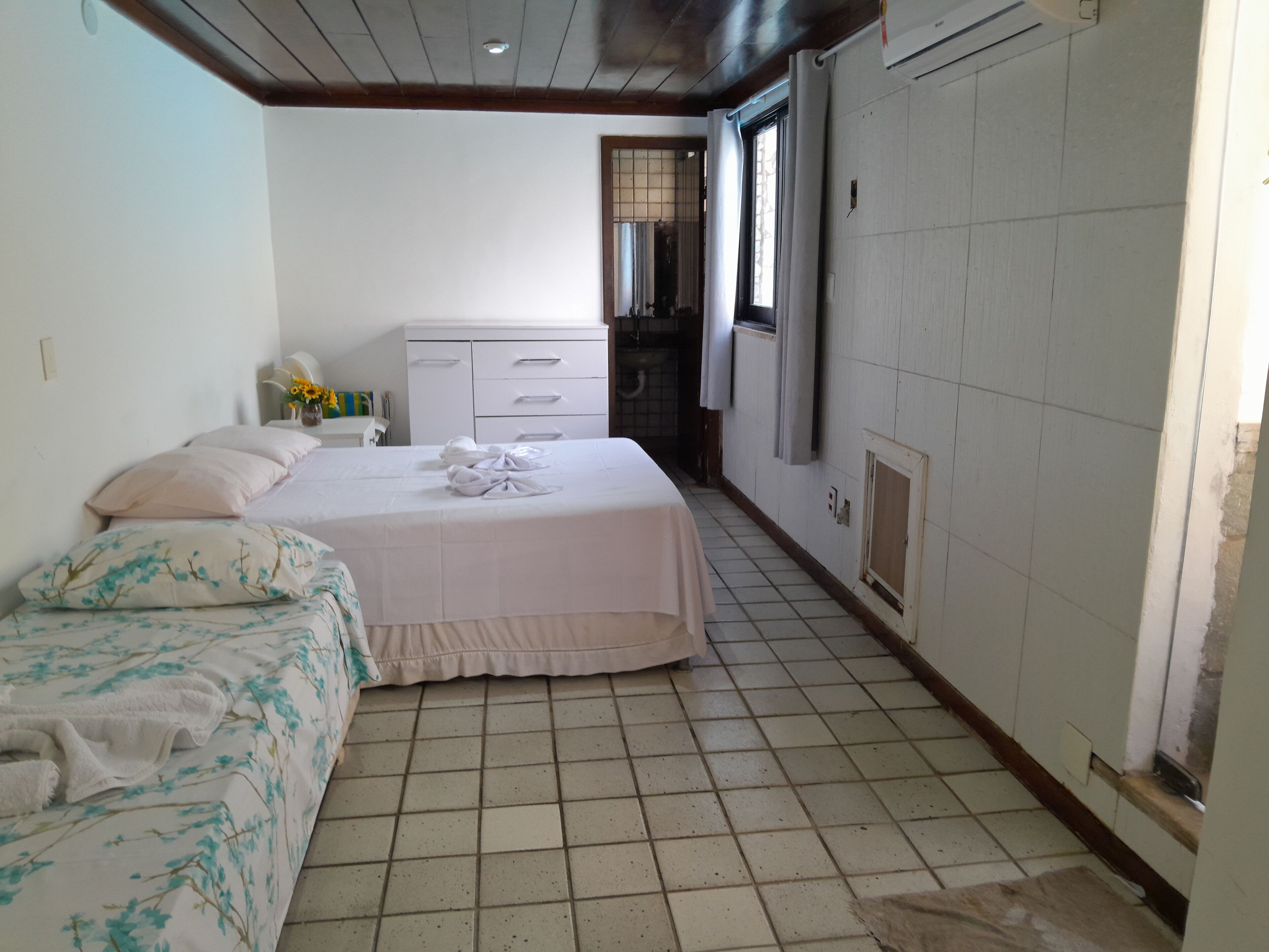 2 Schlafzimmer, Schreibtisch, Bügeleisen/Bügelbrett, WLAN