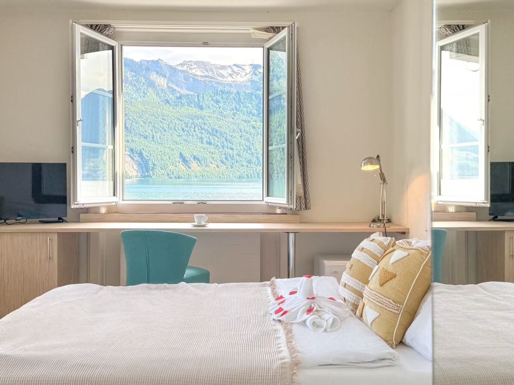 Habitació doble estàndard, 1 llit doble, vistes al llac | Habitacions insonoritzades, wifi gratuïta i roba de llit 