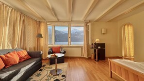 Soundproofing, free WiFi, bed sheets - Seehotel Schwert (Gersau)