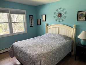 3 bedrooms, desk, iron/ironing board, WiFi