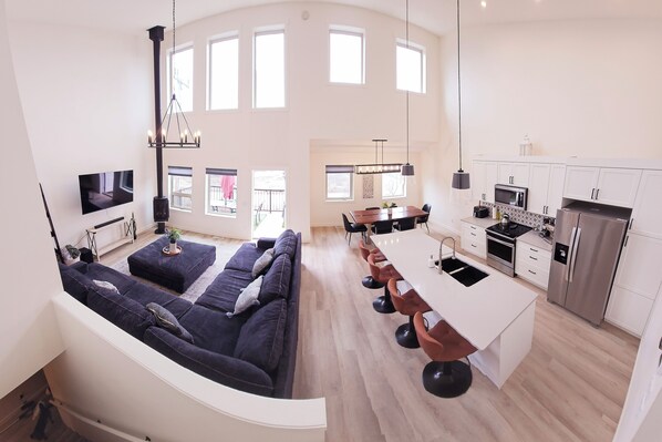 Smart-TV, Kamin, Videospiele