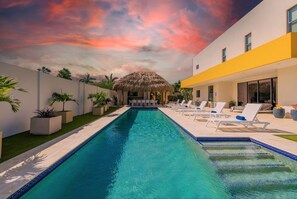 Villa - NEW Premium 4BR Large Pool Outdoor Kitchen (Noord)