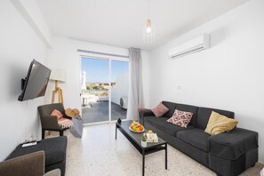 Apartment - GE Harbour Apartments 21 (Polis)