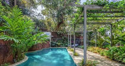 Stylish 2BR w Pool Near Candolim and Coco Beach
