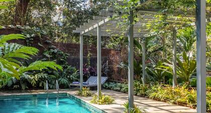 Stylish 2BR w Pool Near Candolim and Coco Beach