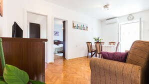 Leilighet (Two Bedroom Apartment with Terrace (o) | Oppholdsrom