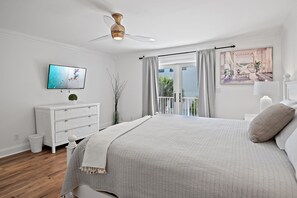 7 bedrooms, desk, iron/ironing board, travel cot - Venus on Vacation*Remodeled*Gulf View*PrivateBeach*Bikes*Beach Gears* (Miramar Beach)