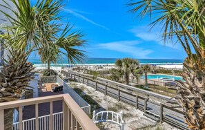 Property grounds - Venus on Vacation*Remodeled*Gulf View*PrivateBeach*Bikes*Beach Gears* (Miramar Beach)