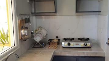 Piano cottura, bollitore elettrico, tostapane