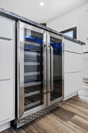 Interior - 7 min to Wild Turkey and Four Roses - Sleeps 10 - Patio with Grill and View (Lawrenceburg)