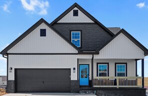 Exterior - 7 min to Wild Turkey and Four Roses - Sleeps 10 - Patio with Grill and View (Lawrenceburg)