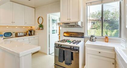 3 Mi to Universal Studios: Chic Home w/ Yard!