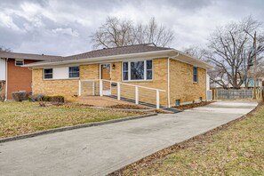 Exterior - 10 Mi to Dtwn: Pet-Friendly Retreat in Columbus (Columbus)