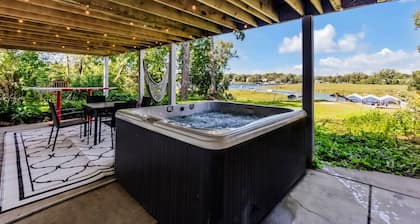 Minnetonka Custom Designed Home w/Deck & Hot Tub!
