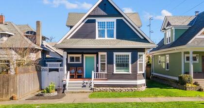 The Cushman House B: Unit B near 6th Ave UPS UW Ruston