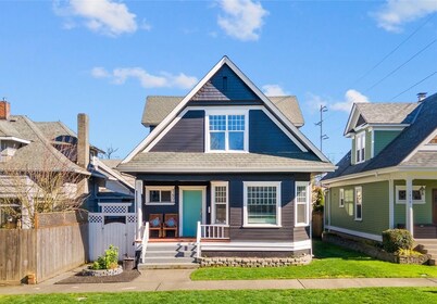 The Cushman House B: Unit B near 6th Ave UPS UW Ruston