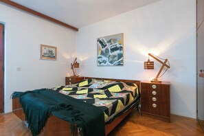 2 chambres, fer et planche à repasser, Wi-Fi, draps fournis