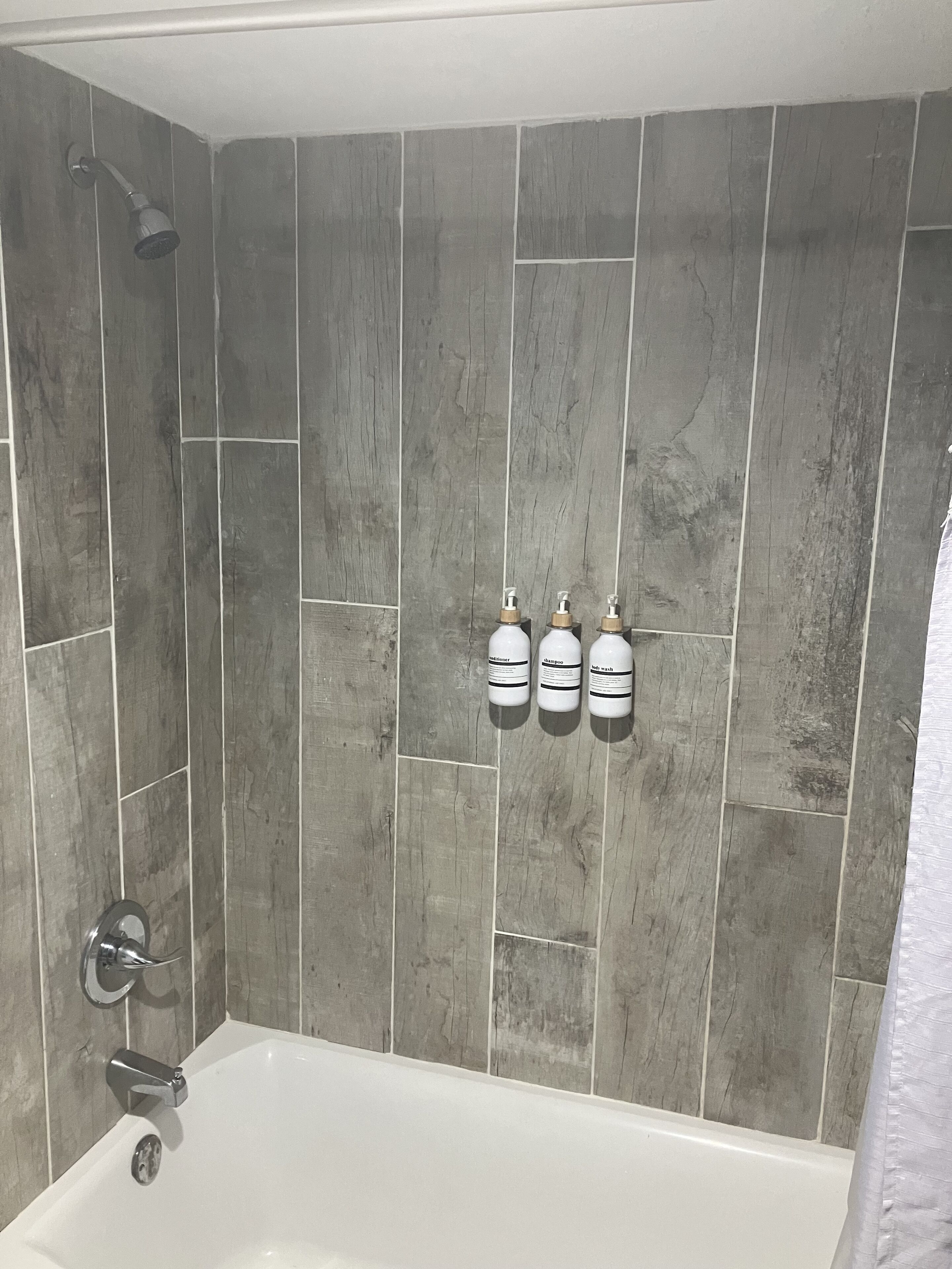 タオル、石鹸、トイレットペーパー