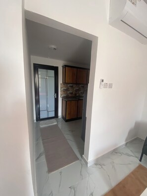 Interior - Cozy studio in charming Abu Dhabi with WiFi, AC (Abu Dhabi)