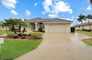 Exterior - 4BR waterfront home with saltwater pool in Punta Gorda - Fishtail (Punta Gorda)