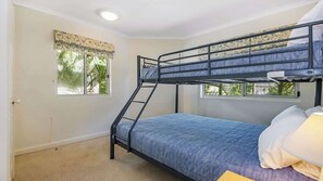 2 bedrooms, desk, iron/ironing board, WiFi