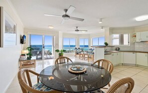 Dining - Pacific Waves - 2 Bedroom Apartment (Sunrise Beach)
