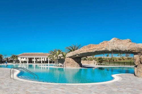 Gorgeous lakefront 2nd floor condo in Lakewood National Golf club - The Artist's Way