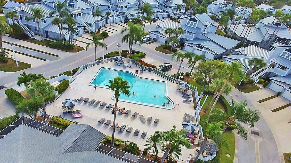 Gorgeous Community