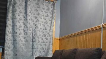 32-inch plasma TV with cable channels