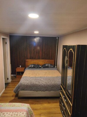 MILODON/TORRES | Hypo-allergenic bedding, individually decorated, individually furnished - Worlds Hostel (Puerto Natales)