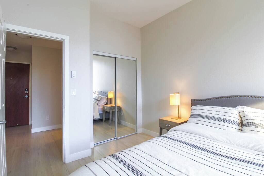 1 habitación, tabla de planchar con plancha, wifi y ropa de cama 