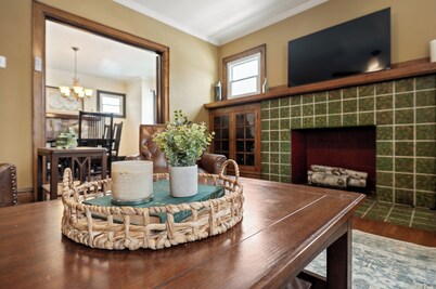 Huntington Modern - Mins to DT, MU, St. Mary's