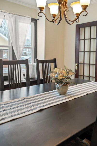 Huntington Modern History - 4BR MU, DT, St Marys