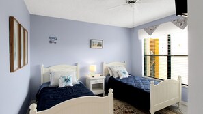 2 室のベッドルーム、アイロン / アイロン台、WiFi (無料)、ベッドシーツ