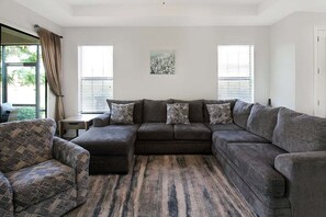 Smart TV, offices - Gorgeous lakefront home in Esplanade Golf & Country Club in Lakewood Ranch - Palm Meadow (Bradenton)