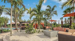 Terrace/patio - Gorgeous lakefront home in Esplanade Golf & Country Club in Lakewood Ranch - Palm Meadow (Bradenton)