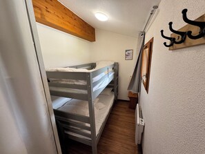 1 Schlafzimmer, Reisekinderbett, WLAN
