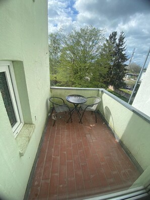 Outdoor dining - Kieler Straße 73 W1 - 3 bedrooms with 2 bathrooms (Neumünster)