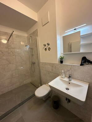 Hair dryer, towels - Kieler Straße 73 W4 - 3 bedrooms with 2 bathrooms (Neumünster)