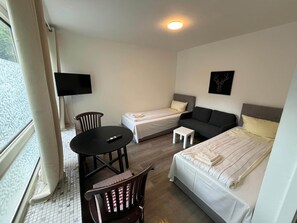 2 bedrooms, WiFi, bed sheets - Medusastrasse 22 - 2 bedrooms W4 (Kiel)