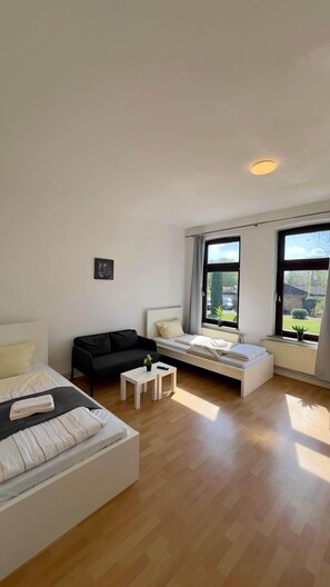 2 bedrooms, WiFi, bed sheets