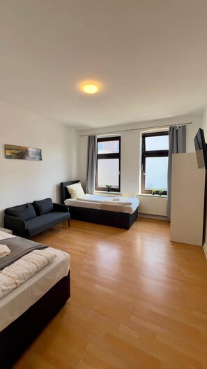 2 bedrooms, WiFi, bed sheets