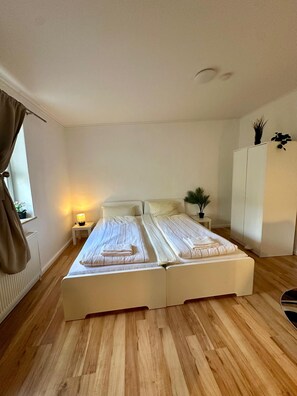 1 bedroom, WiFi, bed sheets