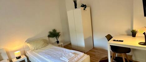 1 bedroom, WiFi, bed sheets