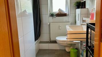 Hårtørrer, håndklæder